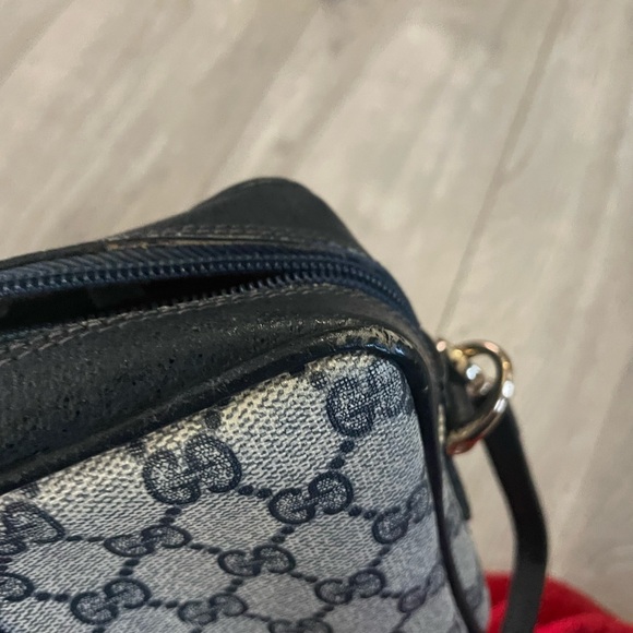 Authentic Gucci Purse *generic insert inside* - Picture 10 of 12